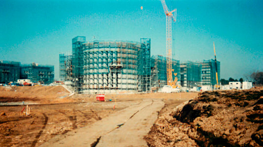 キャンパス写真展「写真で振り返る湘南藤沢キャンパスの30年」・資料展「SFCコレクション」